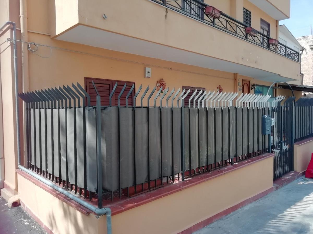 A Giusino 55-holiday With Terrace Near Mondello Apartment *